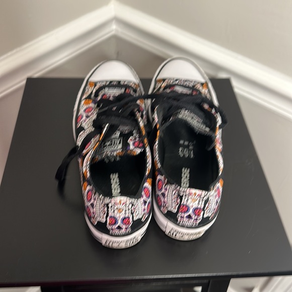 Converse Chuck Taylor All Stars, Black with skull print - Picture 3 of 8